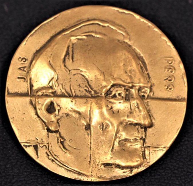 eric claus  karl jaspers  brons   diameter 2 cm. 300   1948